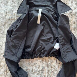 LULULEMON CROPPED JACKET - ONLY WORN ONCE - SIZE XXS